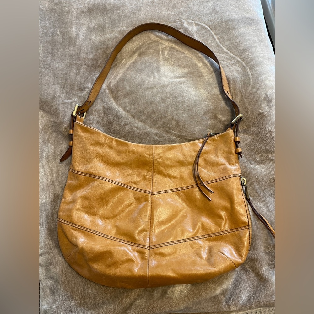 Hobo slouch purse. Super soft, excellent used condition, no stains.